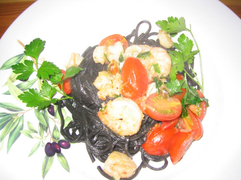 Černé špagety s plody moře