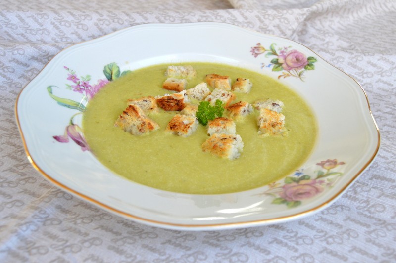 Krémová polévka z brokolice a hrášku