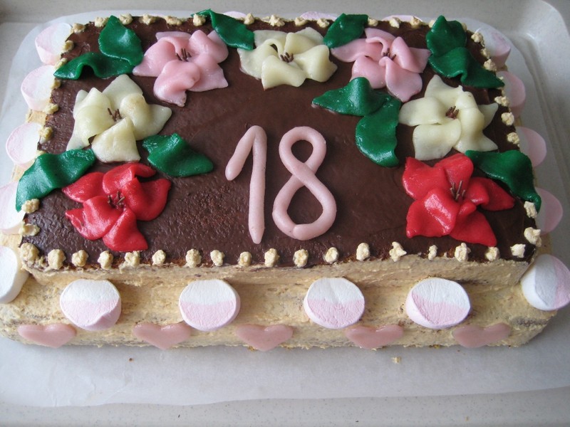 Ozdobený narozeninový dort